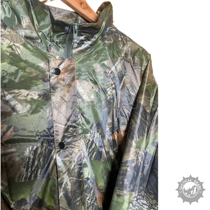 Camouflage lightweight rain suit with partial zipper and snap buttons for men