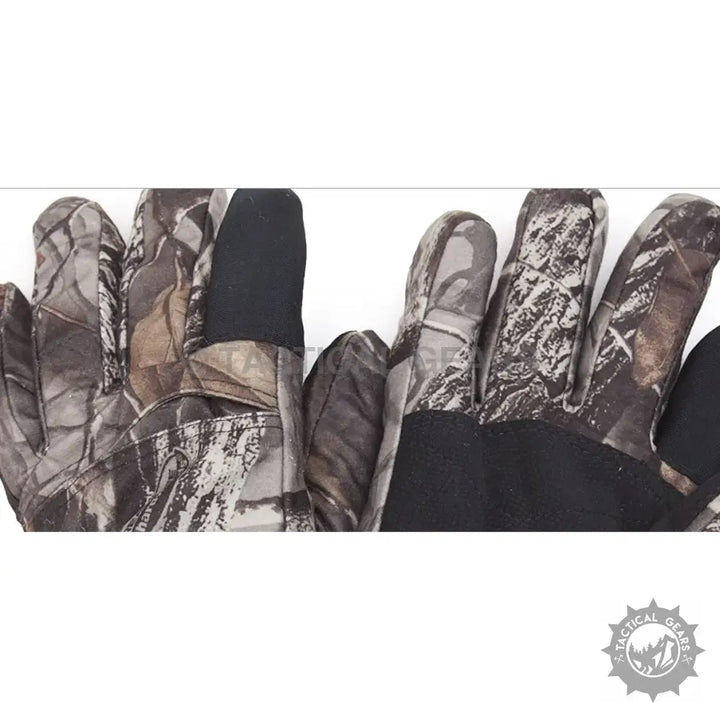 Camo print hunting gloves with black palms and trigger finger for fishing and outdoor activities