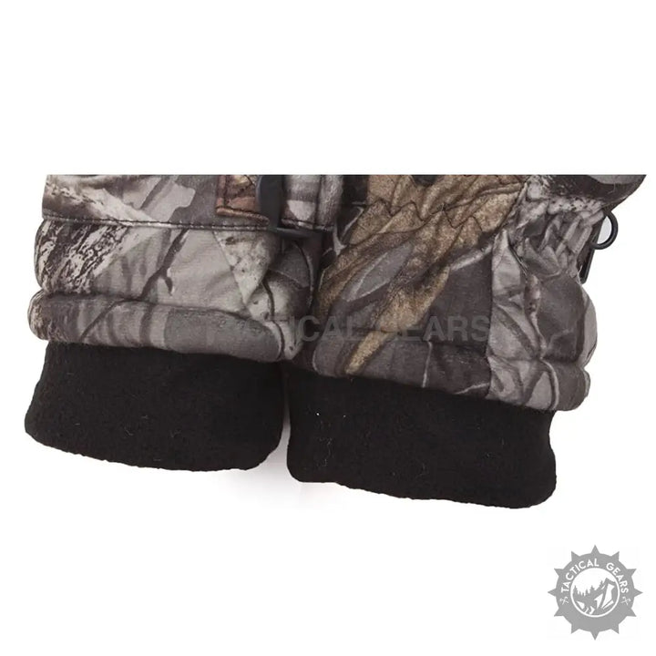 Fishing Gloves with Trigger Finger featuring insulated camouflage design and black elastic cuffs