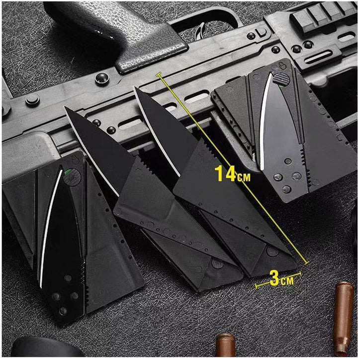 Credit card-sized folding knives from Garberiel with black tactical sharp blades