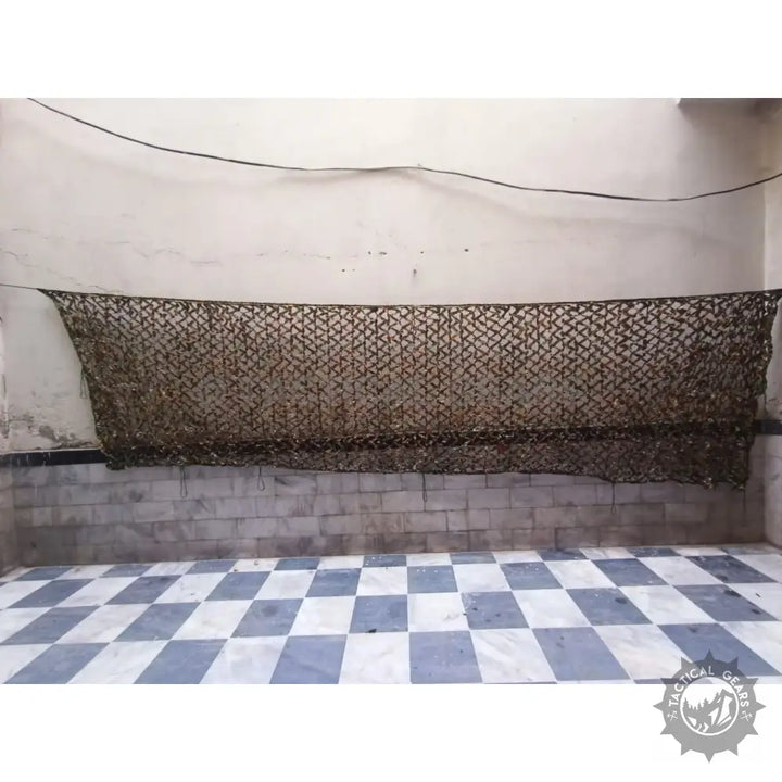 Camouflage netting with diamond-pattern mesh for 5 x 15 ground blind concealment
