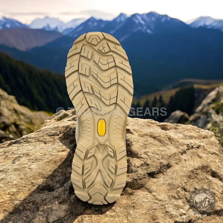 M6 Brown Trekking Sheos