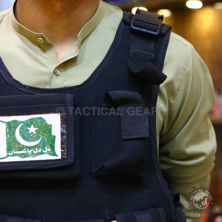 Black tactical vest with Pakistan flag patch and armor plate for military use