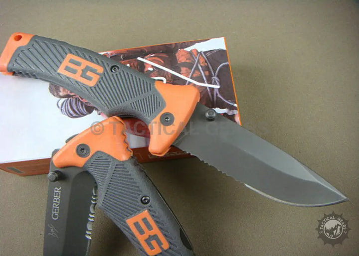 Gerber Bear 113 rescue outdoor knife with 5cm serrated blade