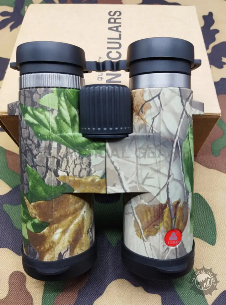Camouflage-patterned 10x42 Yuko Binoculars with central focusing wheel for outdoor viewing